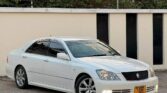Magari Crown 2005 lipo Dar es Salaam