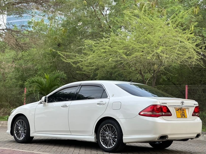 Buy Toyota Crown 2009 for Sale in Dar es Salaam