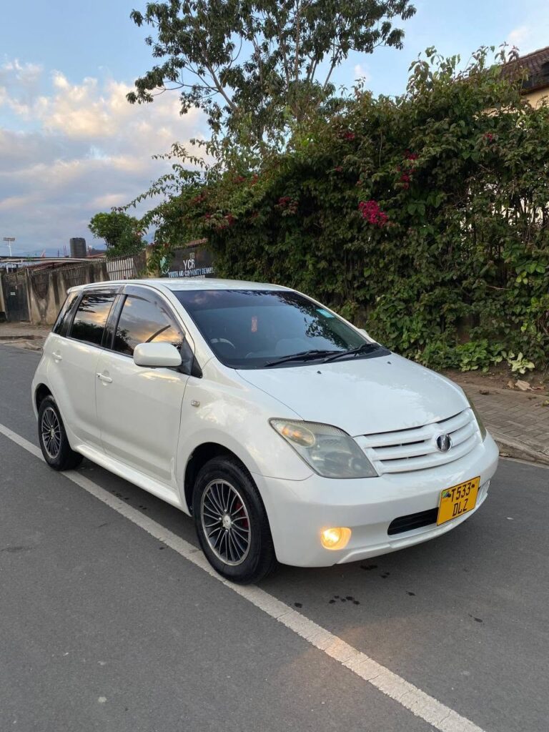Toyota IST bei poa sokoni Arusha Tanzania