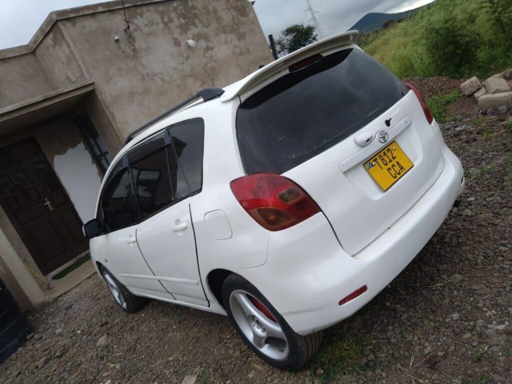 Magari Sokoni Toyota Spacio ya Bei Poa 2004