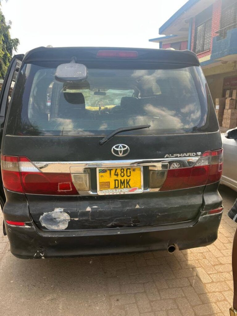 Price Of Toyota Alphard 2005 for Sale in Tanzania