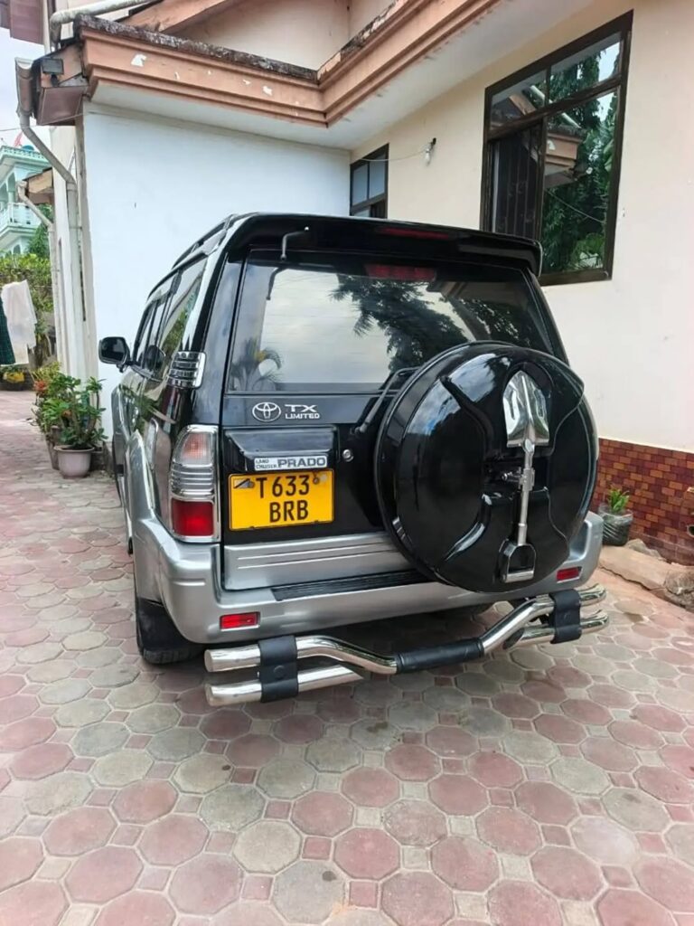 Magari Sokoni Toyota Land Cruiser Prado ya Bei Poa 1999