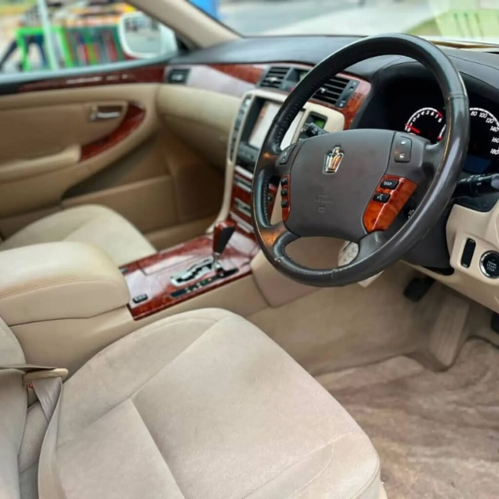 Used Toyota Crown 2008 for Sale in Dar es Salaam