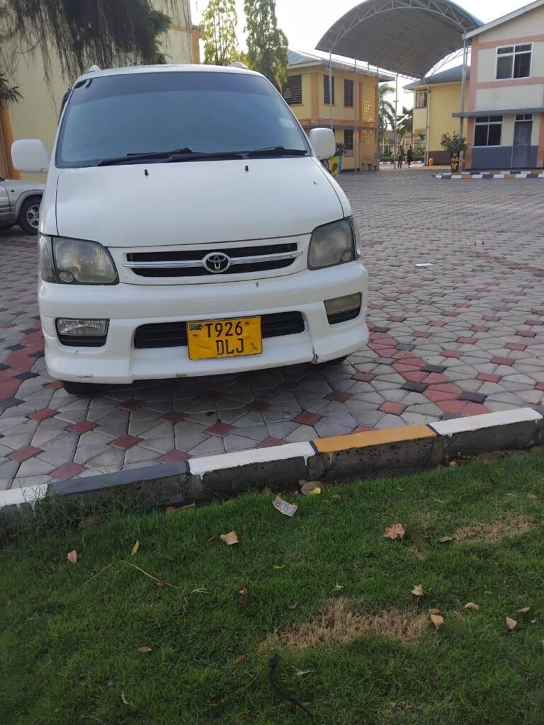 Buy Toyota Noah 2000 for Sale in Dar es Salaam