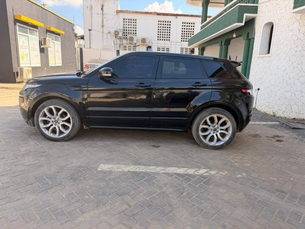 Magari Sokoni Land Rover Evoque ya Bei Poa 2013