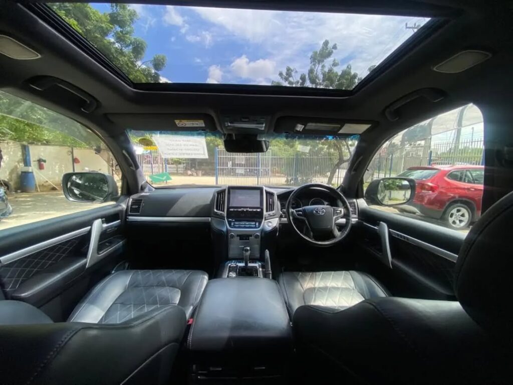 Buy Toyota Land Cruiser V8 2017 for Sale in Dar es Salaam