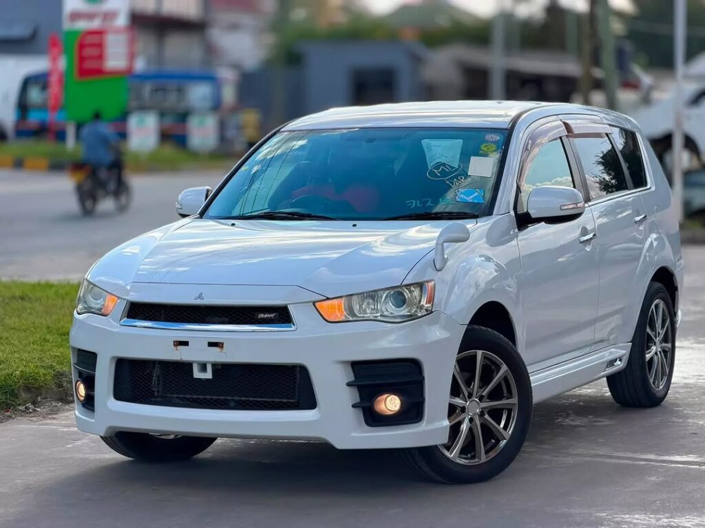 Used Mitsubishi Outlander 2011 for Sale in Dar es Salaam