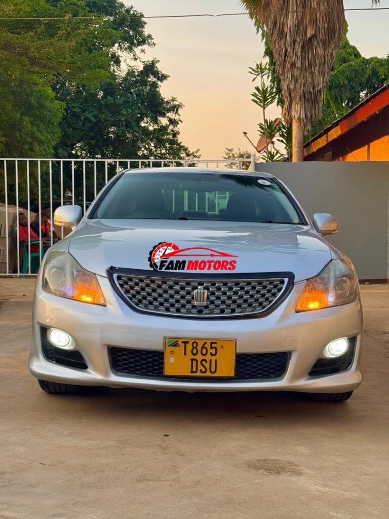 Used Toyota Crown 2009 for Sale in Mwanza