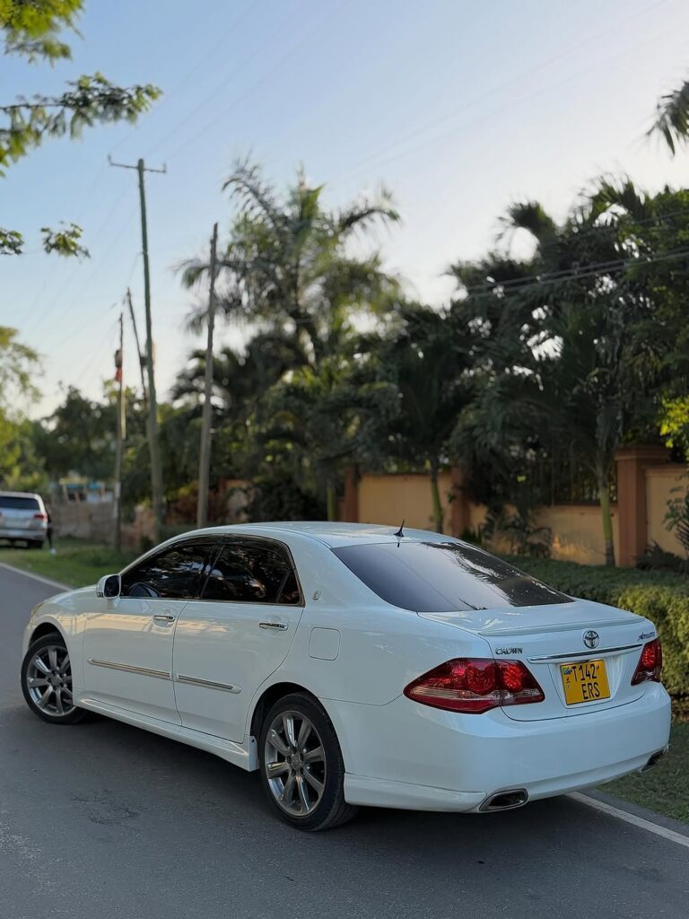 Toyota Crown 2009 for Sale in Dar es Salaam