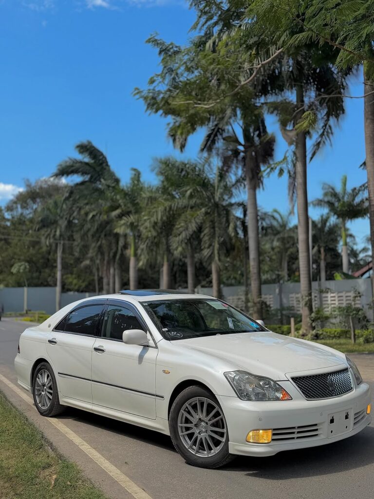Price Of Toyota Crown 2005 for Sale in Tanzania