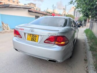 Bei Ya Toyota Crown 2009 Sokoni Dar es Salaam Tanzania
