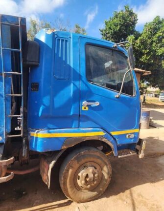 Bei Ya Mitsubishi Tipper 2000 Sokoni Dar es Salaam Tanzania
