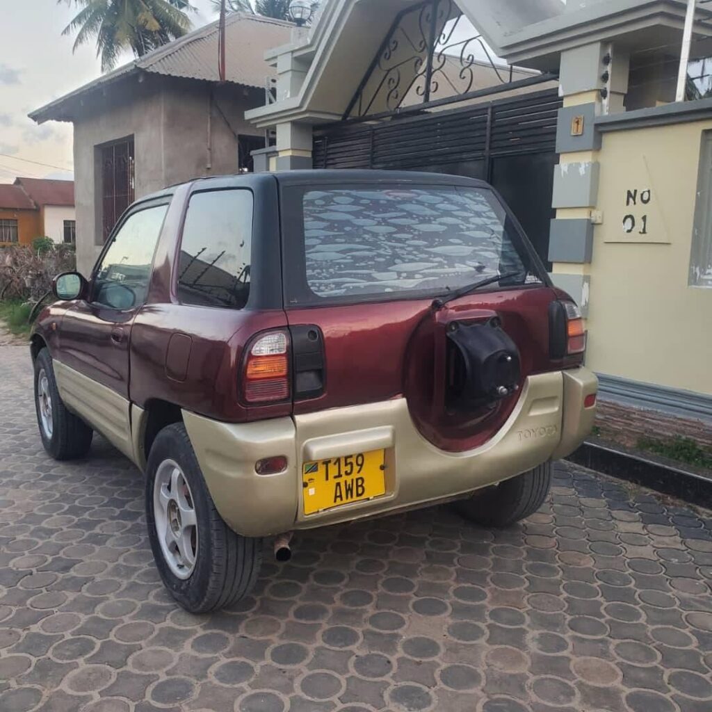 Magari Rav4 1998 lipo Dar es Salaam