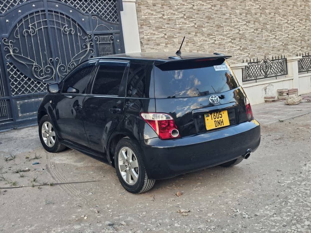 Price Toyota IST 2006 for Sale in Dar es Salaam