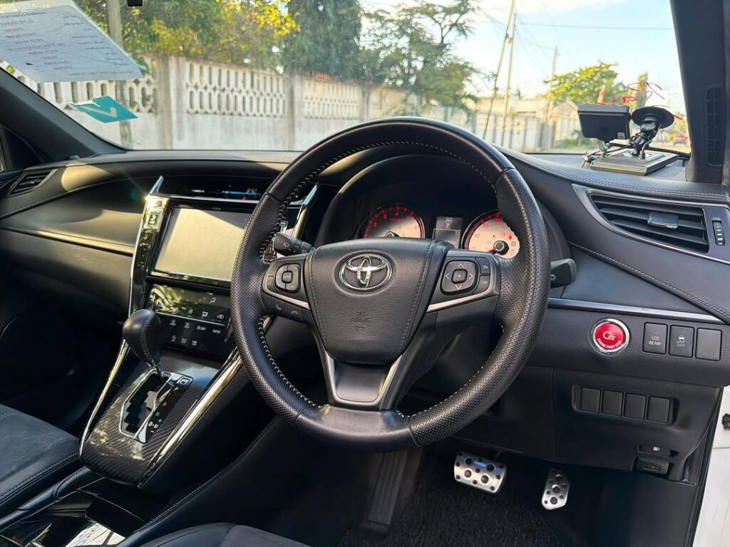 Bei ya Toyota Harrier 2016 Sokoni Dar es Salaam Tanzania