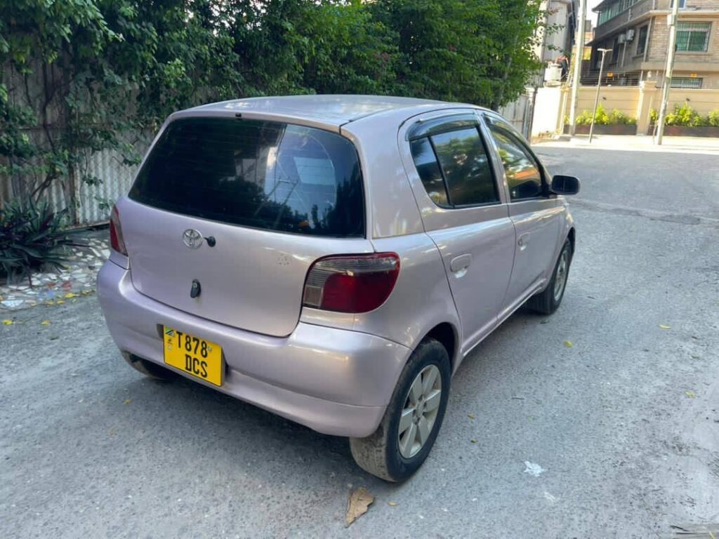 Toyota Vitz bei poa sokoni Dar es Salaam Tanzania