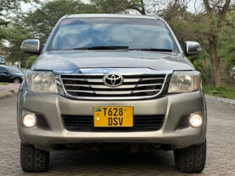 Bei Ya Toyota Hilux 2015 Sokoni Dar es Salaam Tanzania