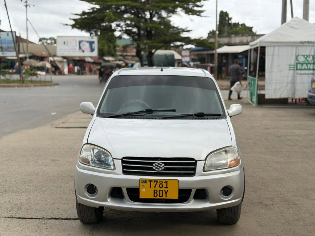Magari Swift 2003 lipo Dar es Salaam