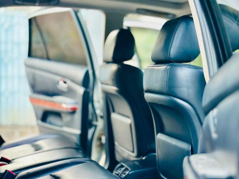 Magari Sokoni Toyota Harrier ya Bei Poa 2004