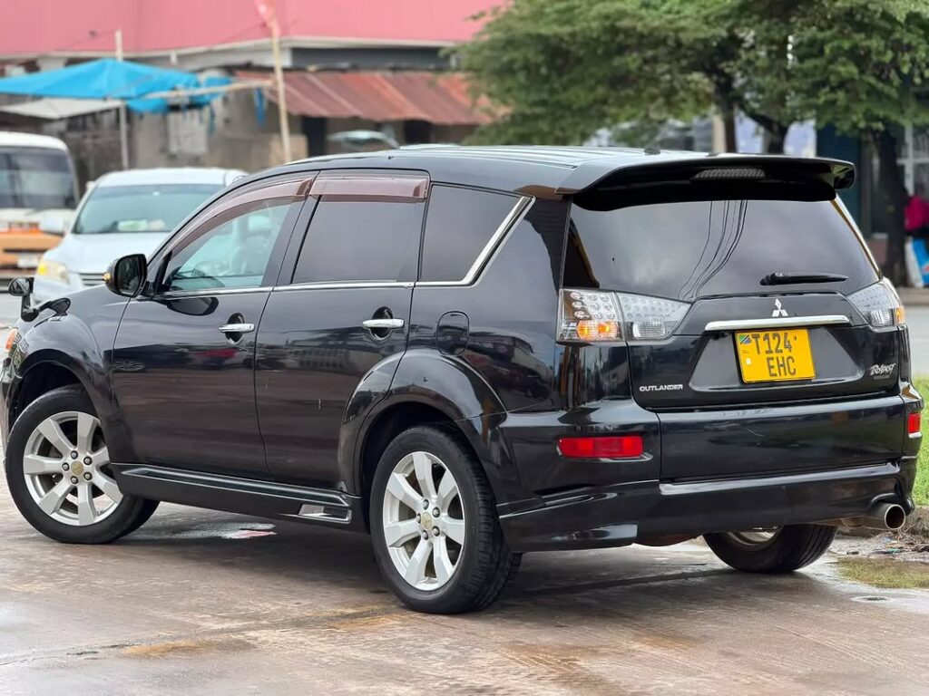 Price Mitsubishi Outlander 2011 for Sale in Dar es Salaam