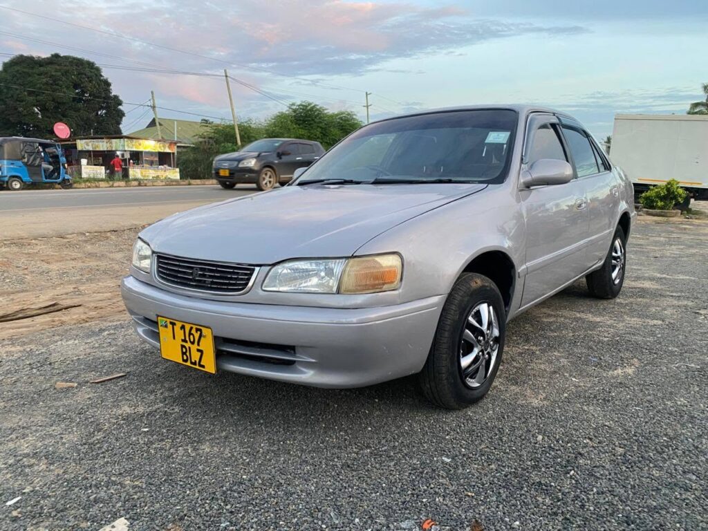 Magari Sokoni Toyota Corolla ya Bei Poa 2000