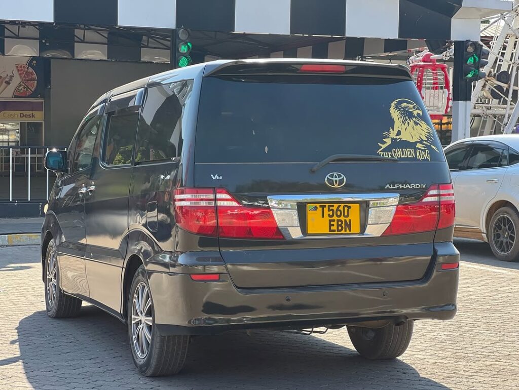 Toyota Alphard 2005 Inauzwa Mwanza Tanzania