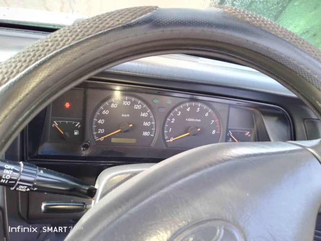 Toyota Crown bei poa sokoni Mbeya Tanzania