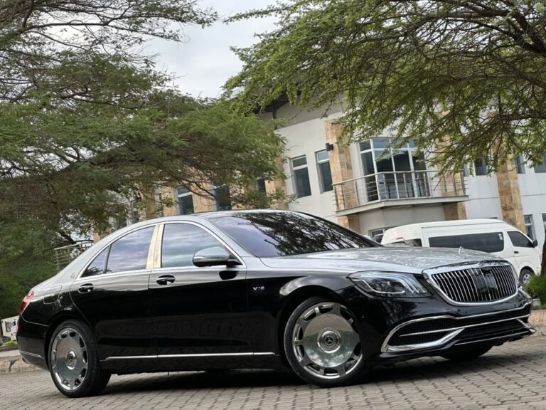 Benz Maybach 20...