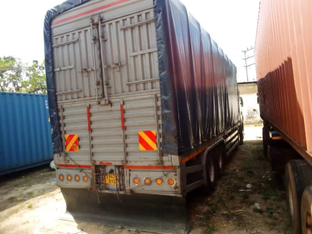 Magari Sokoni Scania 124 ya Bei Poa 2000