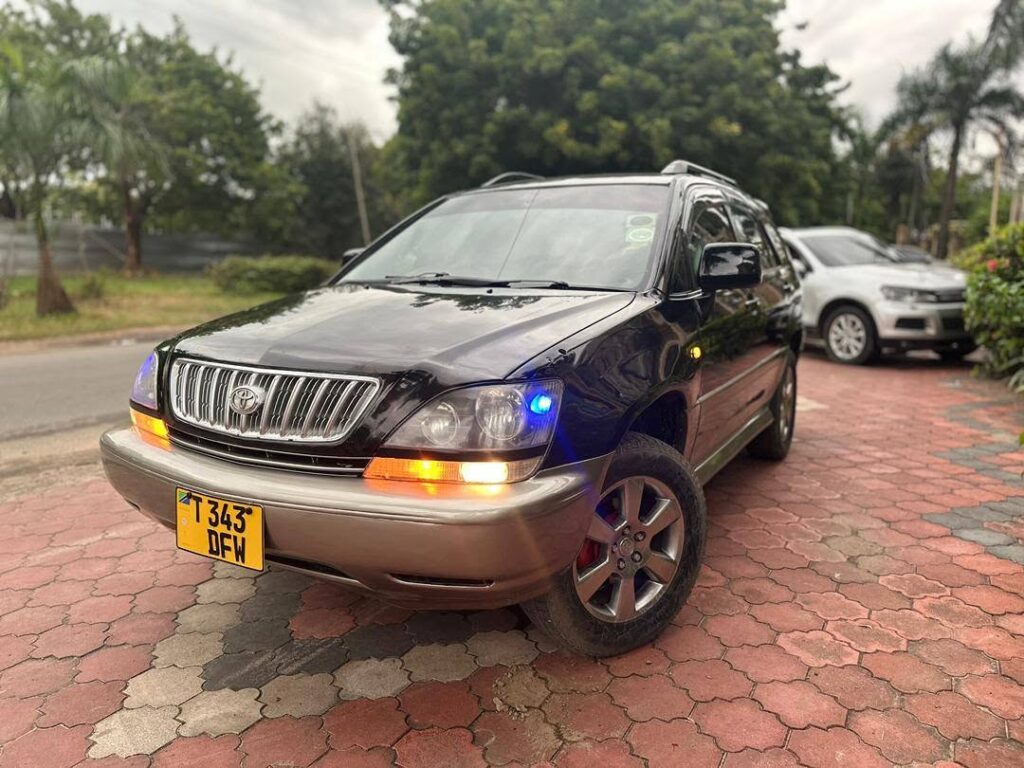 Price Of Toyota Harrier 2002 for Sale in Tanzania