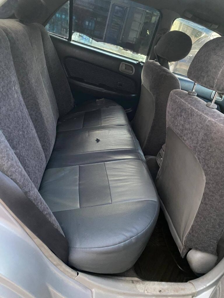 Toyota Corolla bei poa sokoni Dar es Salaam Tanzania