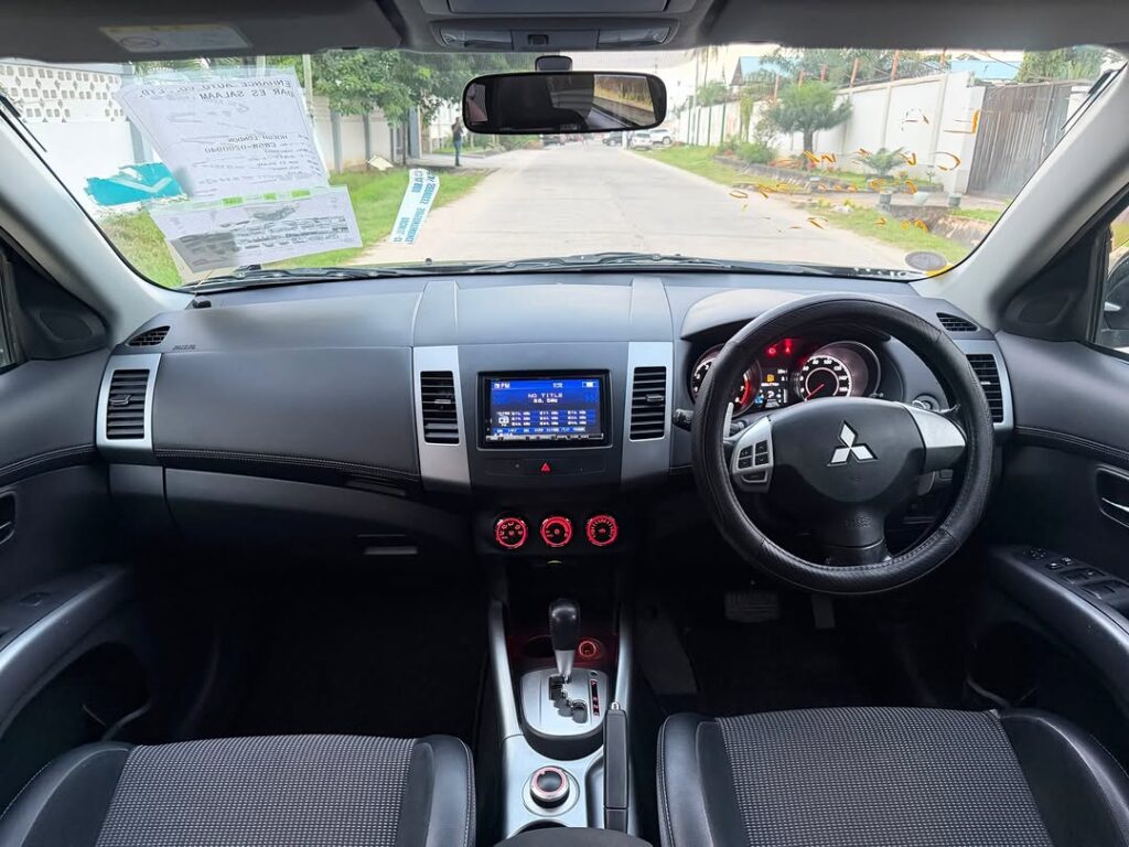 Price Mitsubishi Outlander 2011 for Sale in Dar es Salaam