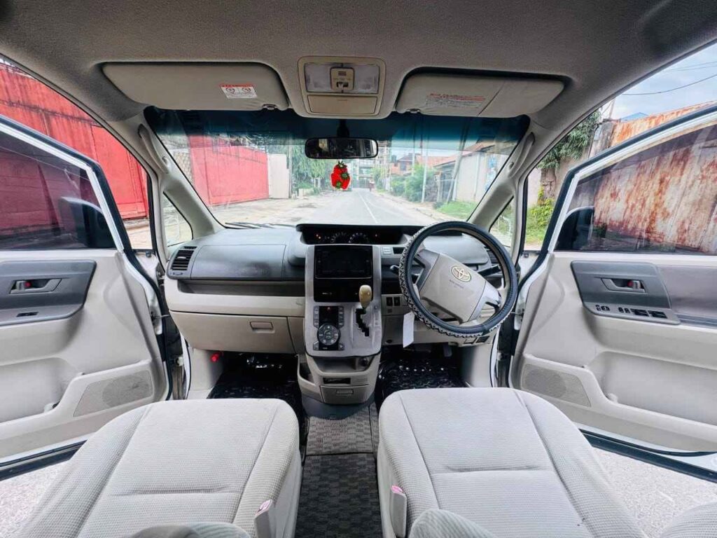 Magari Used Toyota Noah 2008 Dar es Salaam Tanzania