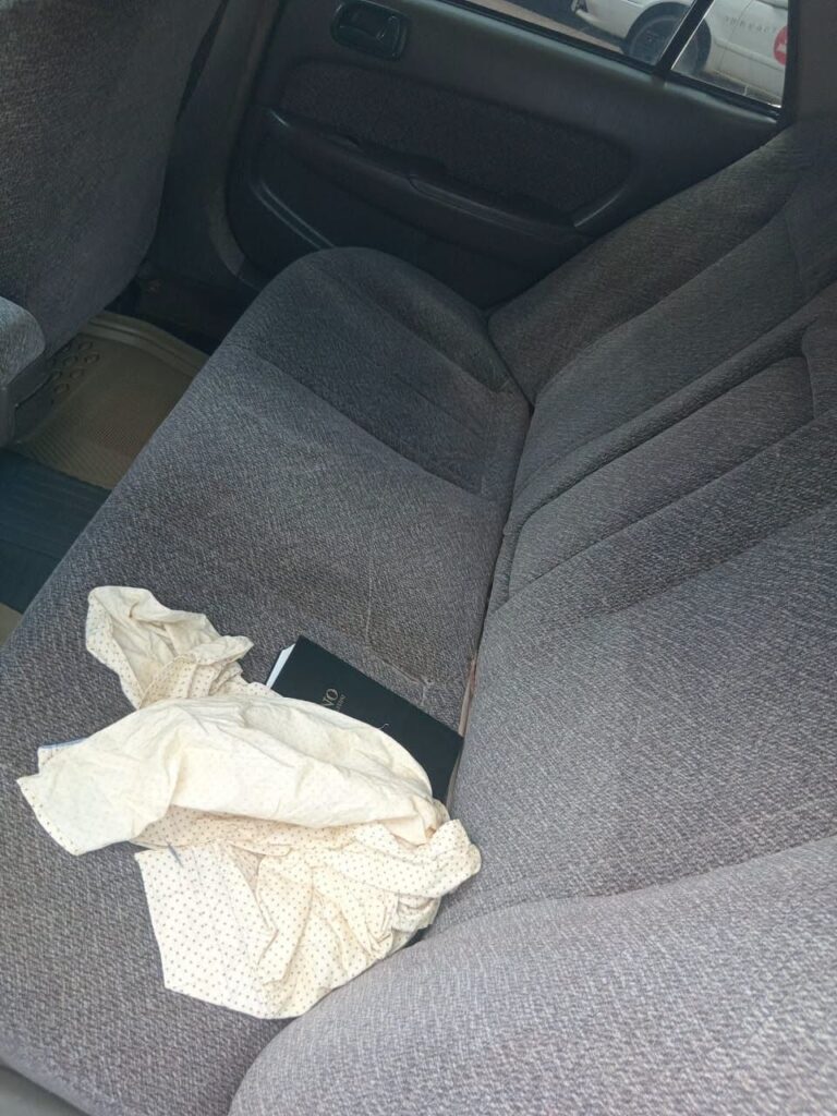 Magari Sokoni Toyota Corolla ya Bei Poa 1998