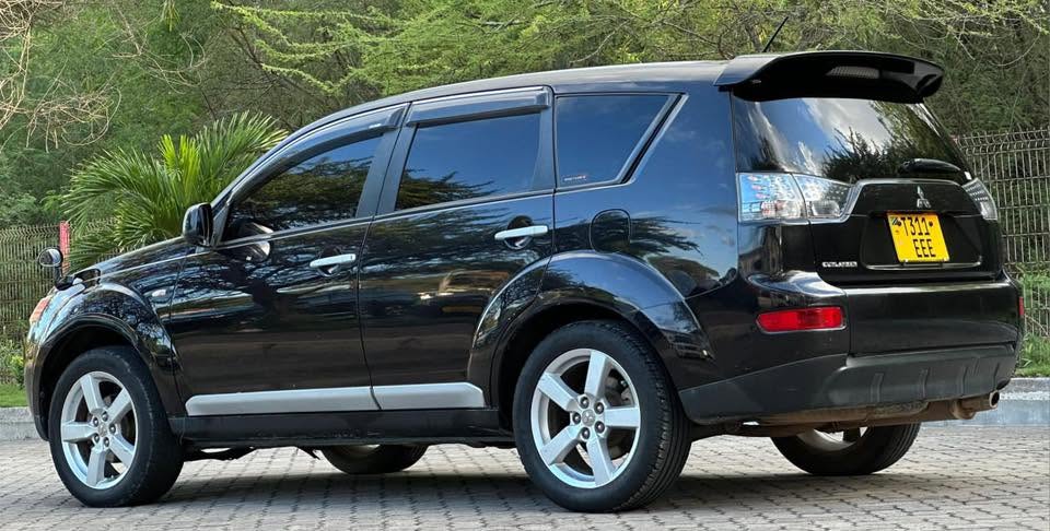 Buy Mitsubishi Outlander 2006 for Sale in Dar es Salaam