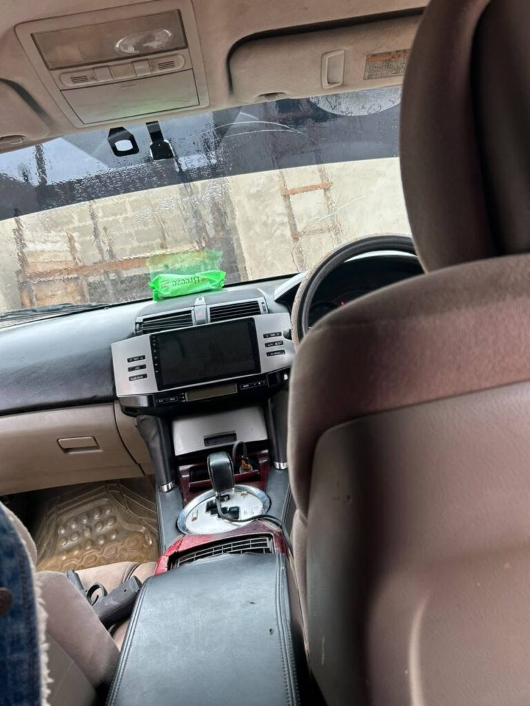 Magari Used Toyota Mark X 2005 Dar es Salaam Tanzania