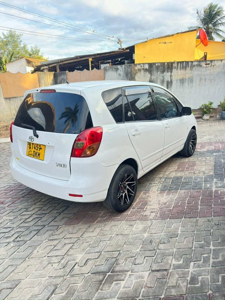 Magari Spacio 2003 lipo Dar es Salaam
