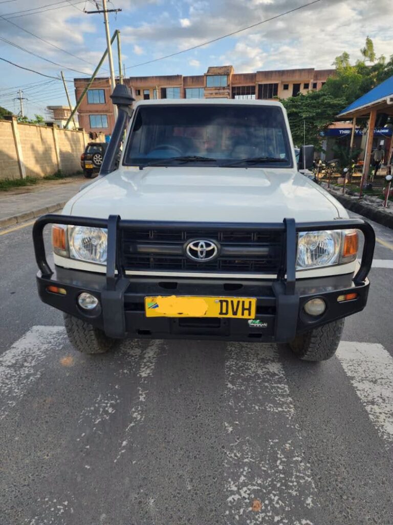 Magari Used Toyota Land Cruiser 76 SUV 2018 Mbeya Tanzania