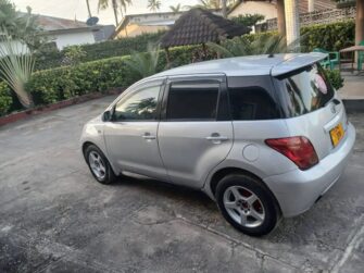Bei Ya Toyota IST 2005 Sokoni Dar es Salaam Tanzania
