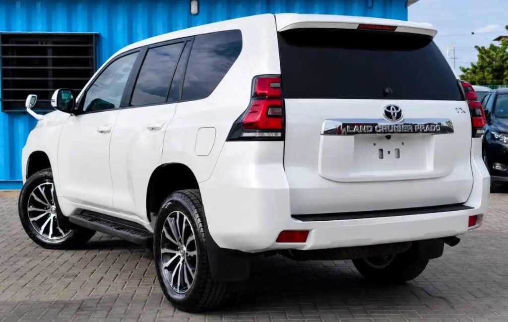 Magari Sokoni Toyota Land Cruiser Prado ya Bei Poa 2019