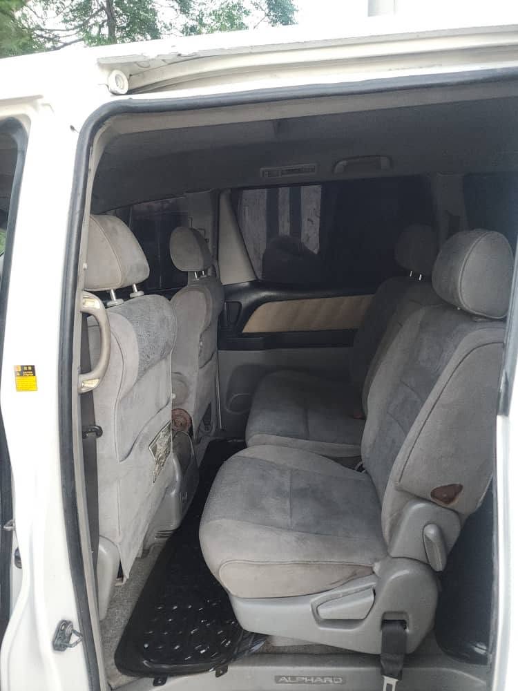 Magari Alphard 2005 lipo Dar es Salaam