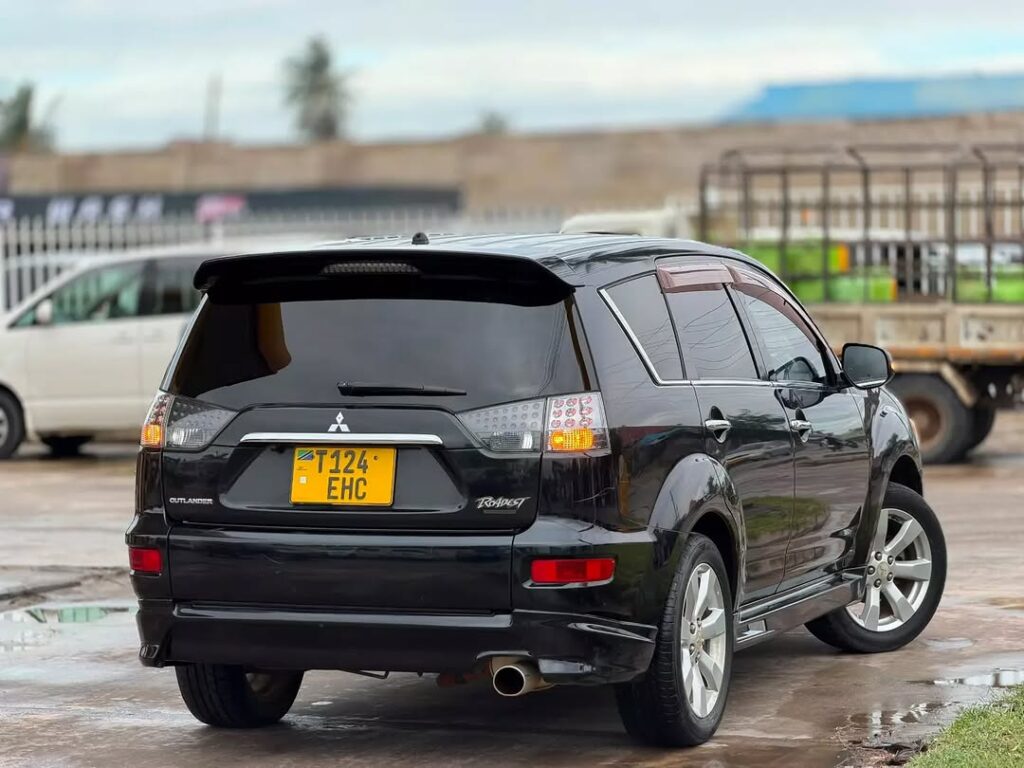 Price Of Mitsubishi Outlander 2011 for Sale in Tanzania