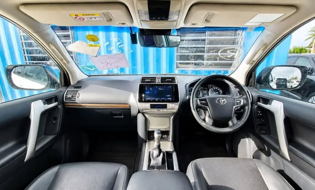 Toyota Land Cruiser Prado 2019 Inauzwa Dar es Salaam Tanzania