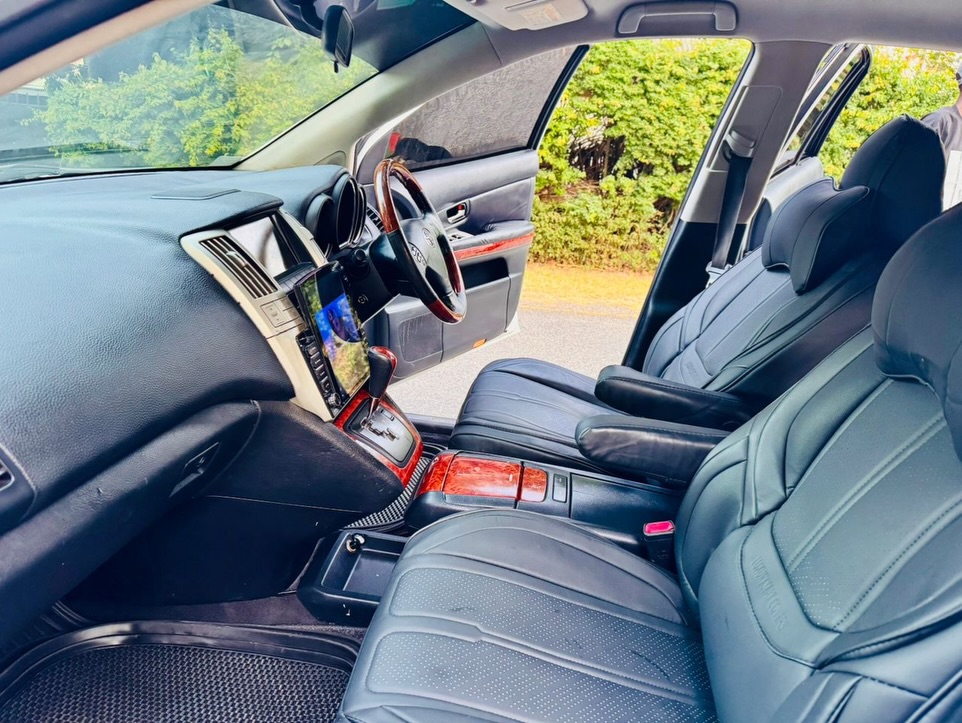 Magari Sokoni Toyota Harrier ya Bei Poa 2006