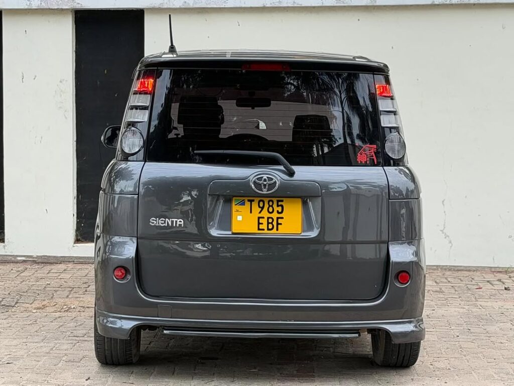 Magari Used Toyota Sienta 2006 Dar es Salaam Tanzania