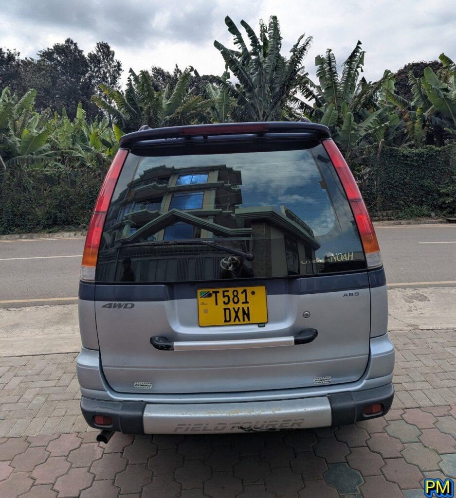 Magari Noah 1999 lipo Arusha