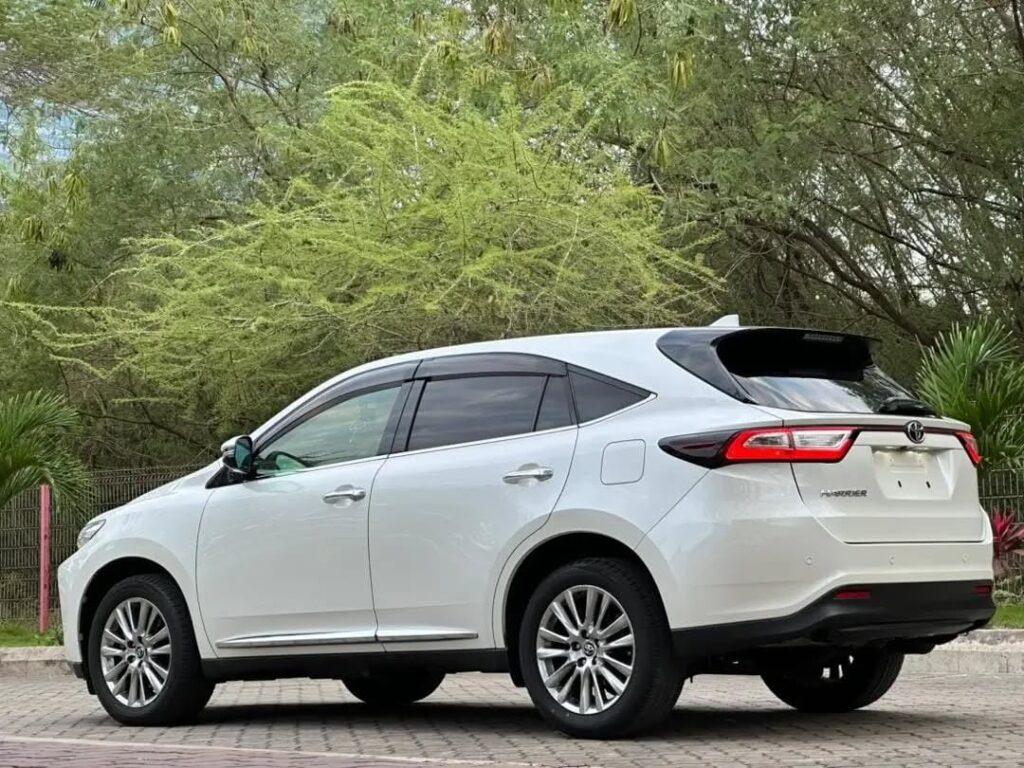Toyota Harrier bei poa sokoni Dar es Salaam Tanzania