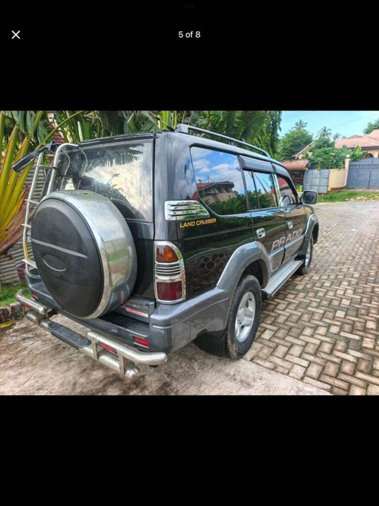 Toyota Land Cruiser Prado bei poa sokoni Dar es Salaam Tanzania
