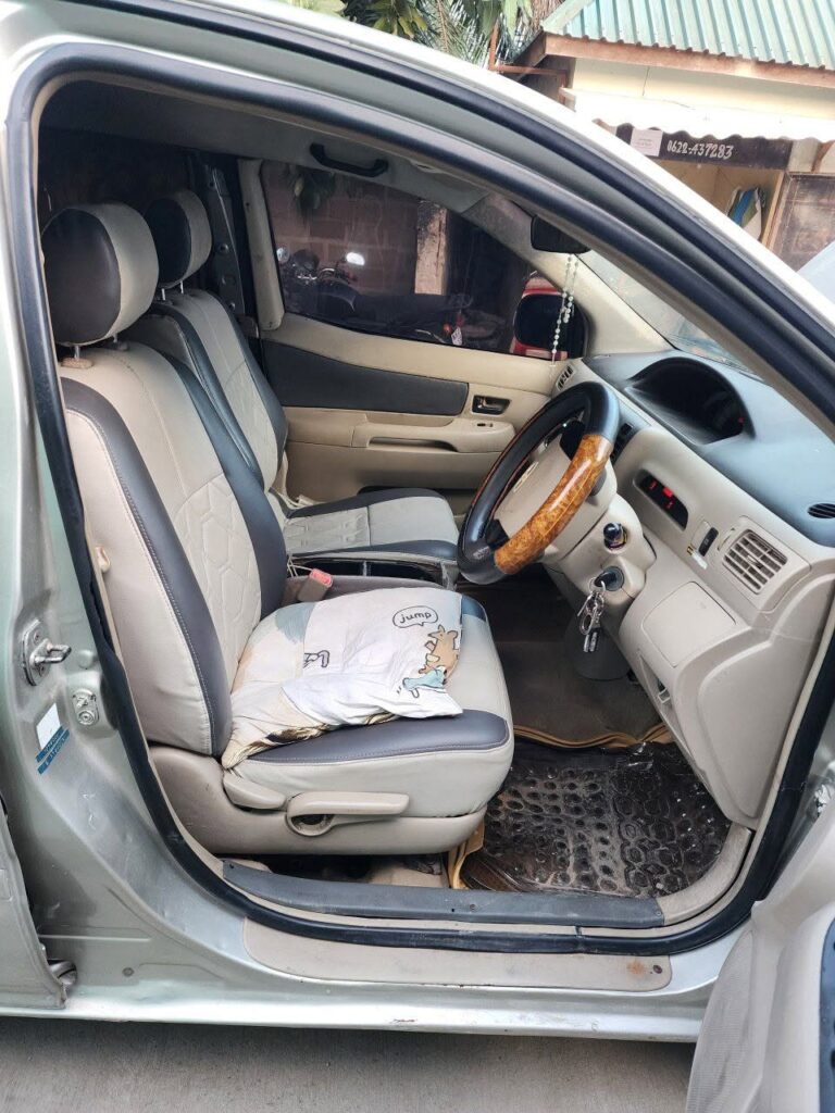 Magari Sokoni Toyota Raum ya Bei Poa 2005