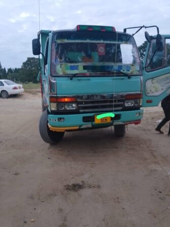 Bei Ya Mitsubishi Tipper 2000 Sokoni Dar es Salaam Tanzania